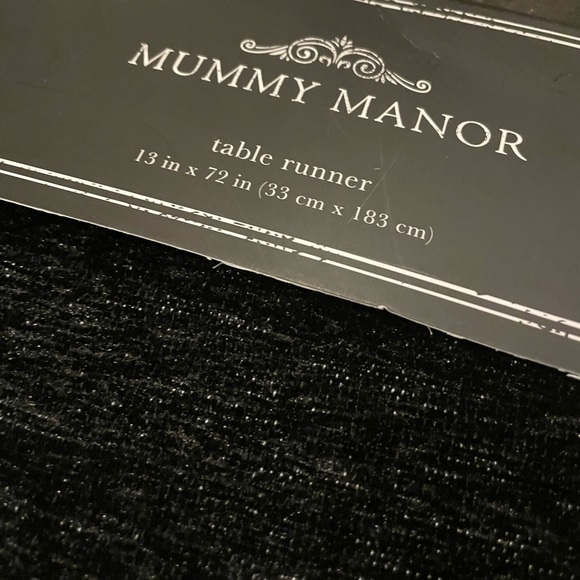MUMMY MANOR NEW “COME IN FOR A SPELL” Decorative Table Runner AND Pillow Set - Picture 6 of 11